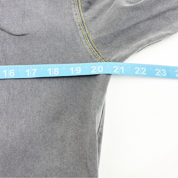 Musium Div. Gray long Sleeve Tshirt Art de la Galerie M/L Spell Out - Picture 10 of 10